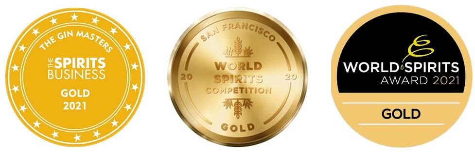 Silent Pool Gin roses til skyerne af internationale topanmeldere, og har også ved flere lejligheder modtaget de fornemste priser og anerkendelser, som f.eks. Guldmedalje ved The World Spirits Awards i 2021, Guldmedalje ved The Gin Masters i 2021 og ved Guldmedalje ved the World Spirits Competition i 2020.  